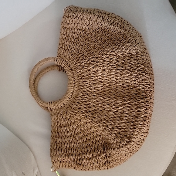 Tara Grinna Med Straw Tote - Picture 9 of 11